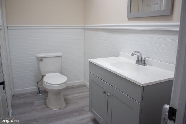 5910 HENRY AVE, Philadelphia, PA 19128