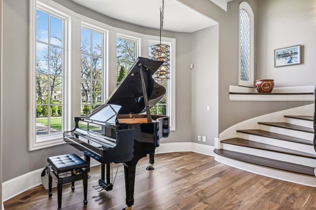 2323 Woodmont Blvd, Nashville, TN 37215