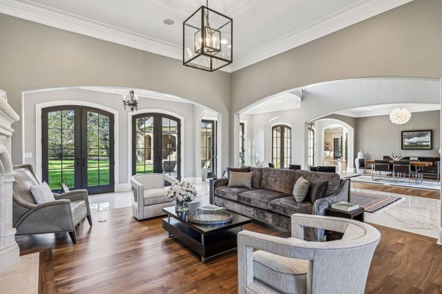 2323 Woodmont Blvd, Nashville, TN 37215