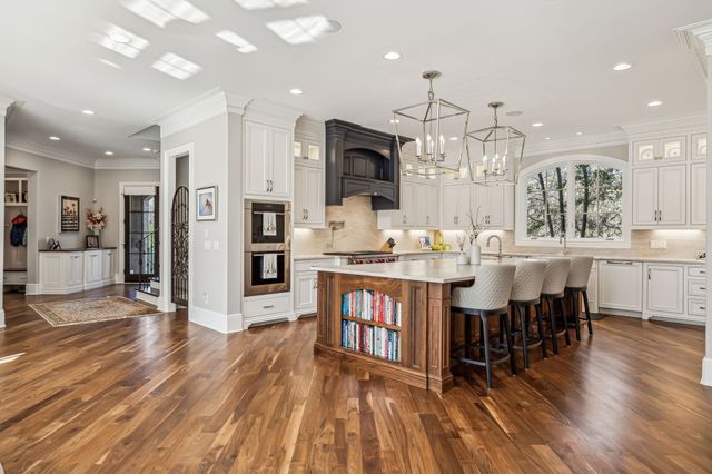 2323 Woodmont Blvd, Nashville, TN 37215
