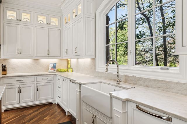2323 Woodmont Blvd, Nashville, TN 37215