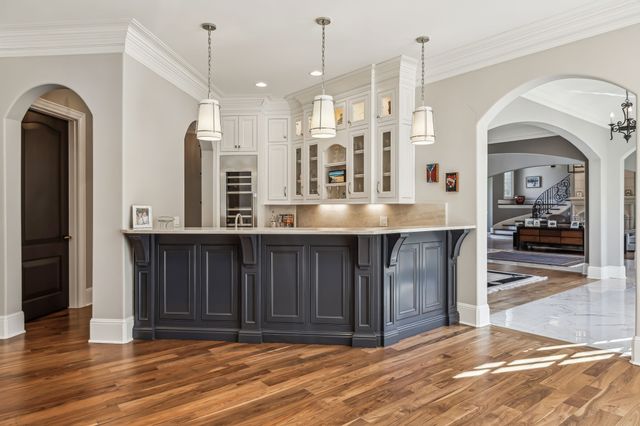 2323 Woodmont Blvd, Nashville, TN 37215