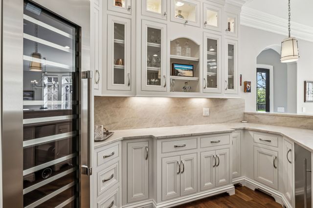 2323 Woodmont Blvd, Nashville, TN 37215