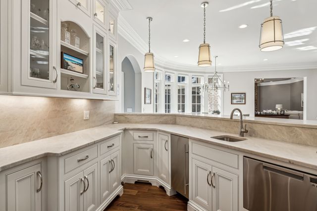 2323 Woodmont Blvd, Nashville, TN 37215