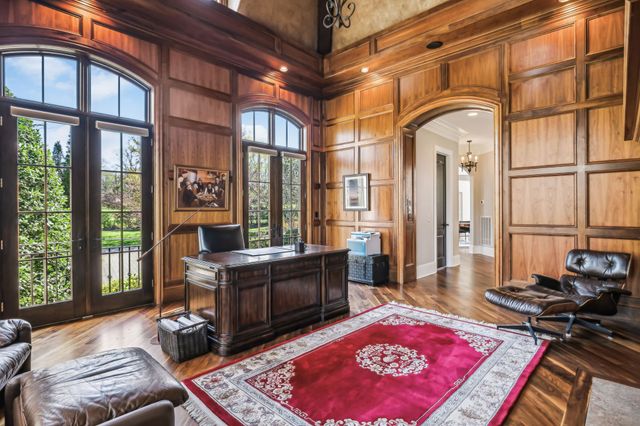 2323 Woodmont Blvd, Nashville, TN 37215