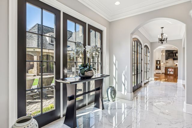 2323 Woodmont Blvd, Nashville, TN 37215