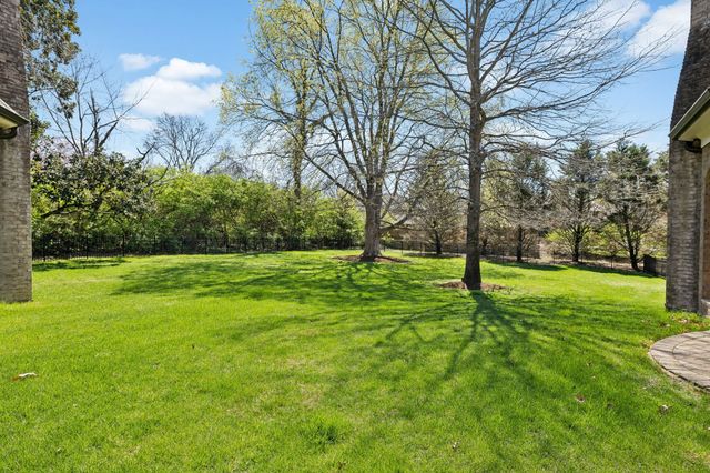 2323 Woodmont Blvd, Nashville, TN 37215