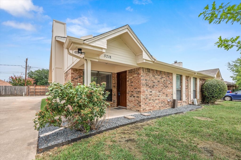 5718 Cancun Drive, North Richland Hills, TX 76180