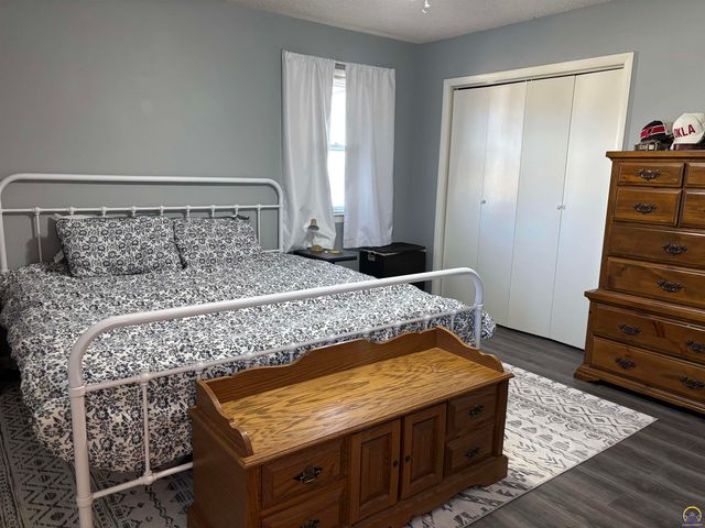 2509 La Guna, Emporia, KS 66801