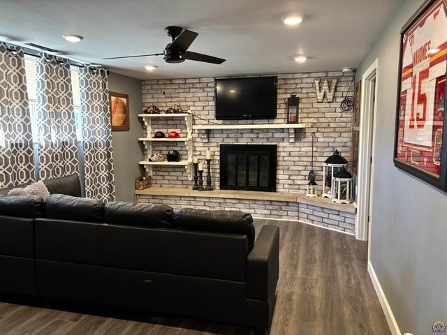 2509 La Guna, Emporia, KS 66801