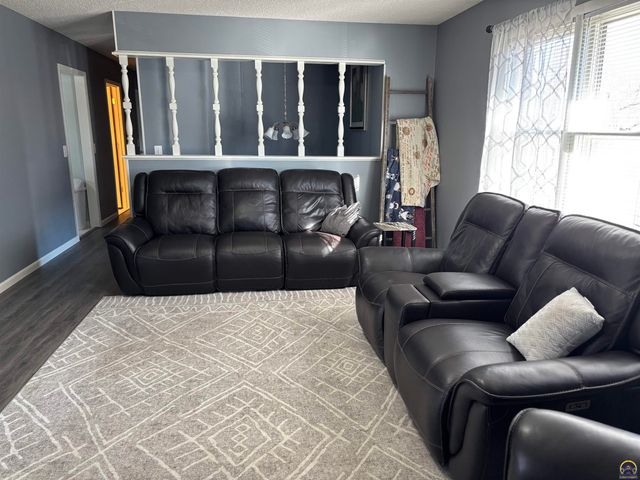 2509 La Guna, Emporia, KS 66801