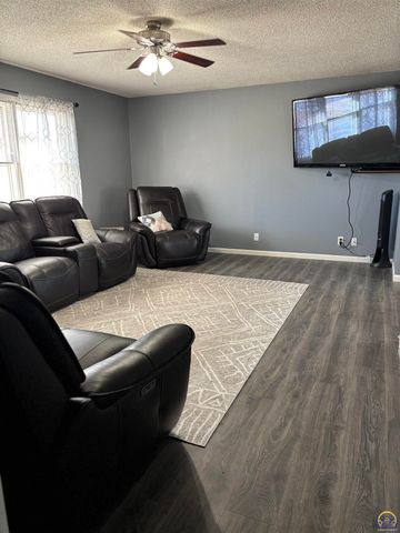 2509 La Guna, Emporia, KS 66801