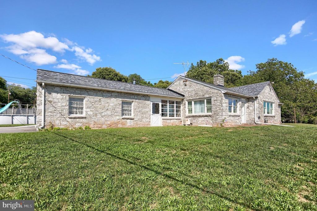 735 ROSEDALE AVE, Middletown, PA 17057