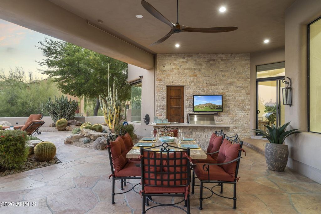 Image 25 of property listing at 10639 E Mark Lane, Scottsdale, AZ 85262