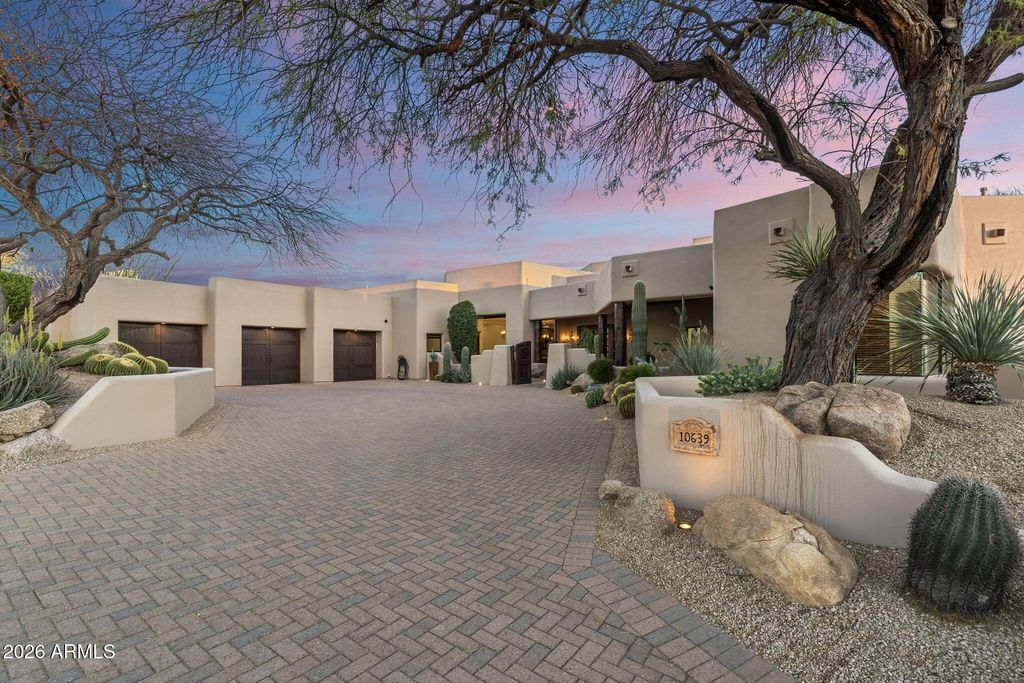 Image 30 of property listing at 10639 E Mark Lane, Scottsdale, AZ 85262