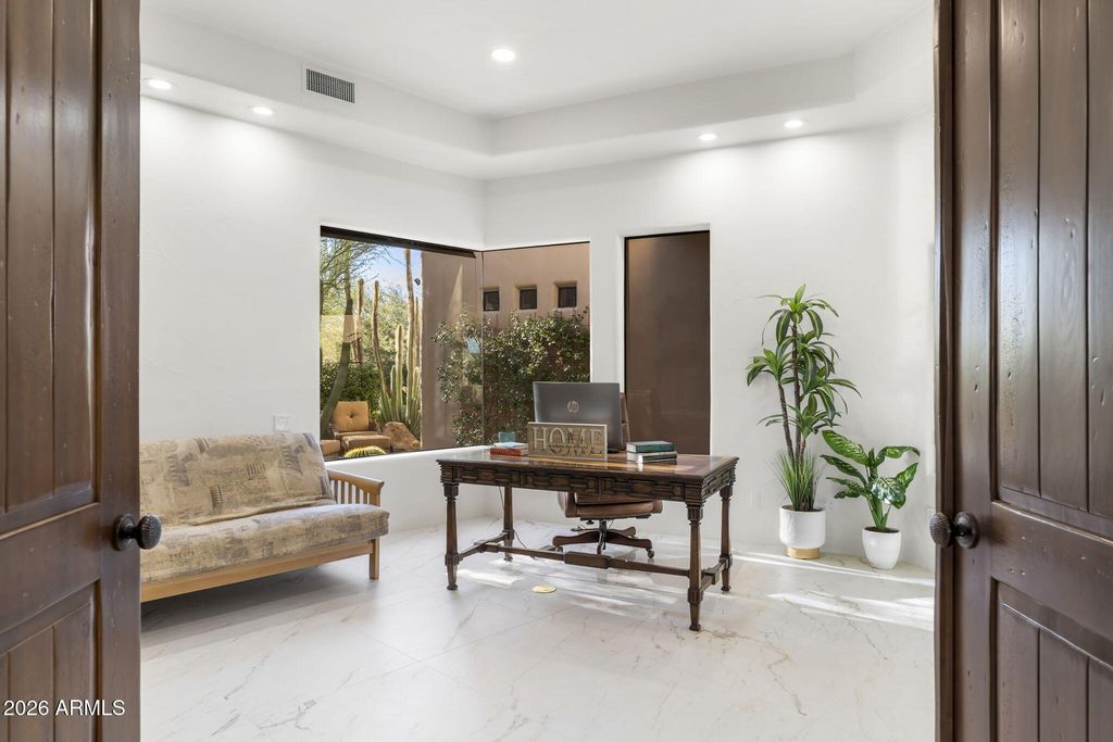 Image 80 of property listing at 10639 E Mark Lane, Scottsdale, AZ 85262