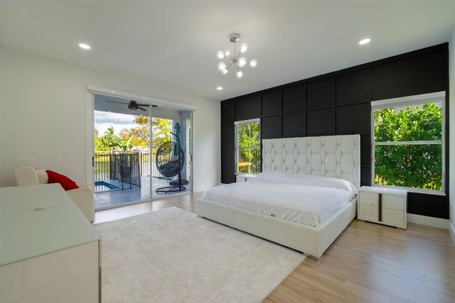 120 Saratoga Boulevard W, Royal Palm Beach, FL 33411