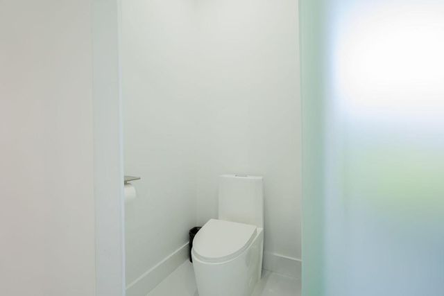 120 Saratoga Boulevard W, Royal Palm Beach, FL 33411