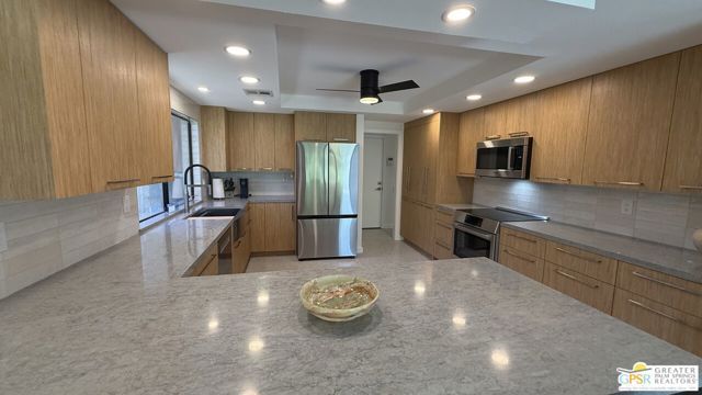 72390 Rodeo Way, Rancho Mirage, CA 92270