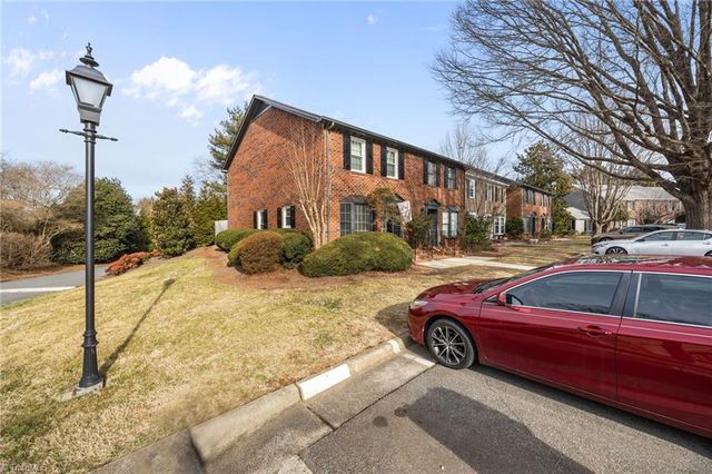 1103 Summer Place, Greensboro, NC 27410