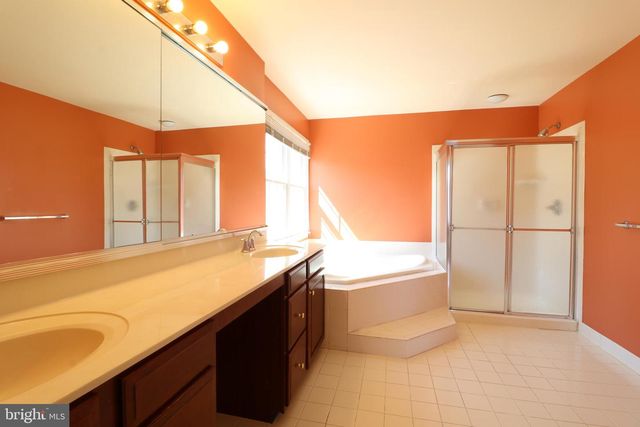 25497 CARRINGTON DR, Chantilly, VA 20152