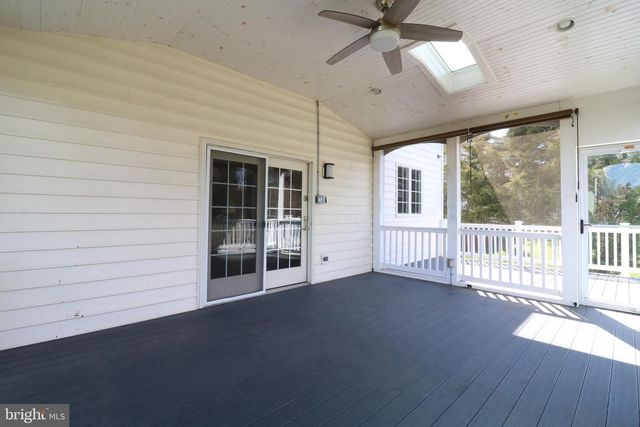 25497 CARRINGTON DR, Chantilly, VA 20152