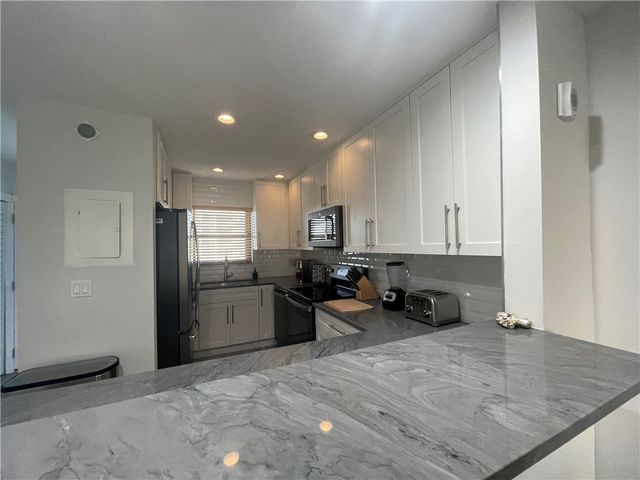 3939 Ocean Drive 405B, Vero Beach, FL 32963