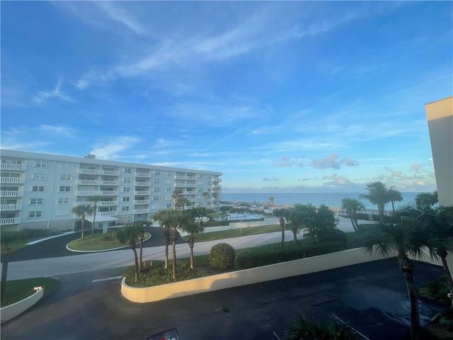 3939 Ocean Drive 405B, Vero Beach, FL 32963