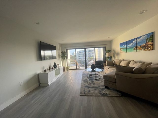 3939 Ocean Drive 405B, Vero Beach, FL 32963