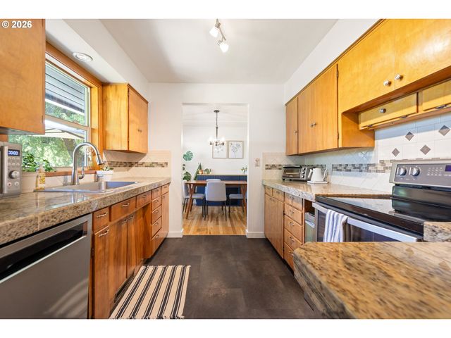 5240 Sw 173RD Ave, Beaverton, OR 97078