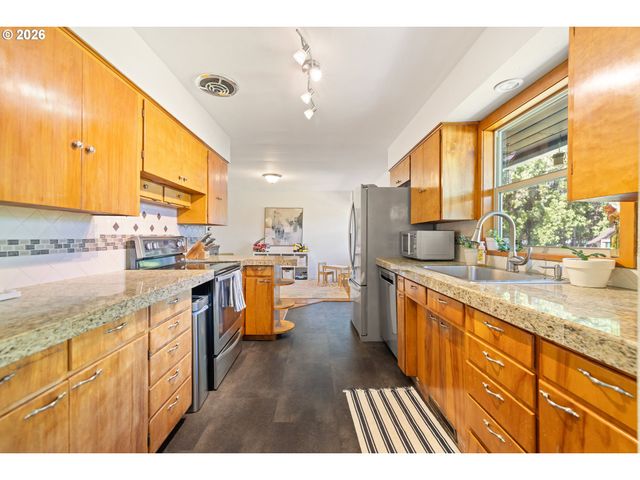 5240 Sw 173RD Ave, Beaverton, OR 97078