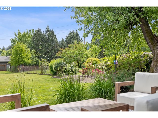 5240 Sw 173RD Ave, Beaverton, OR 97078