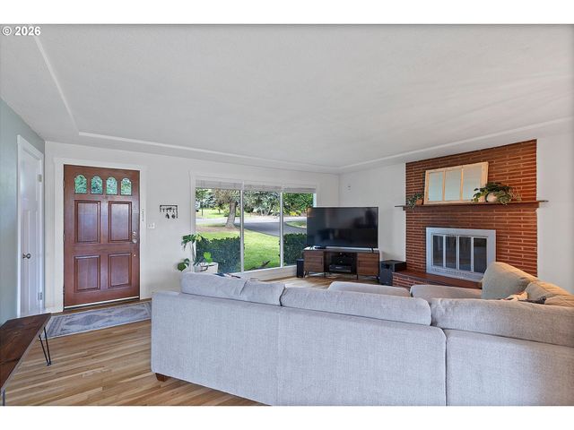 5240 Sw 173RD Ave, Beaverton, OR 97078