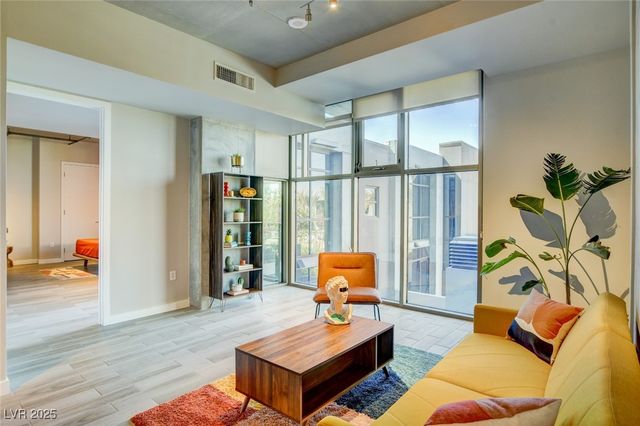 353 East Bonneville Avenue 754, Las Vegas, NV 89101