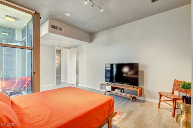 353 East Bonneville Avenue 754, Las Vegas, NV 89101