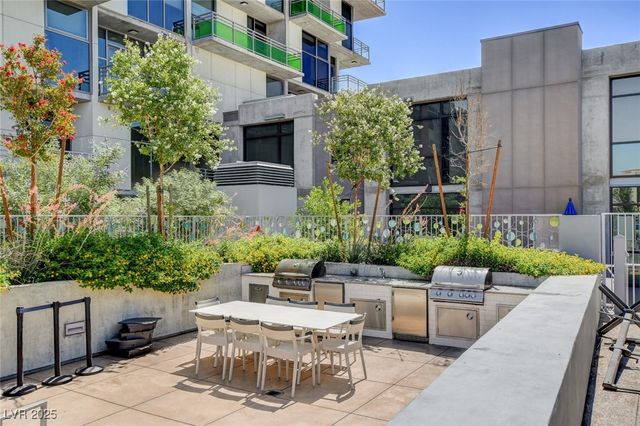 353 East Bonneville Avenue 754, Las Vegas, NV 89101