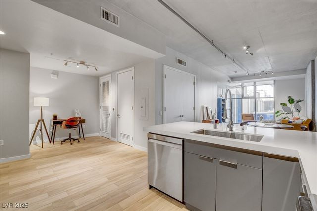 353 East Bonneville Avenue 754, Las Vegas, NV 89101