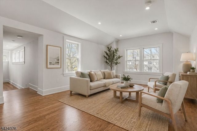 509 Bradford Ave., Westfield Town, NJ 07090