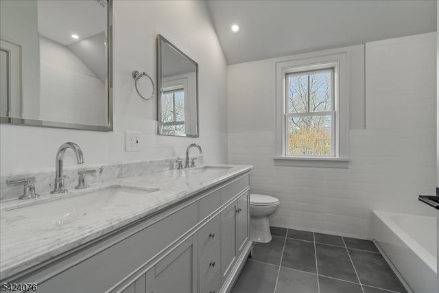 509 Bradford Ave., Westfield Town, NJ 07090