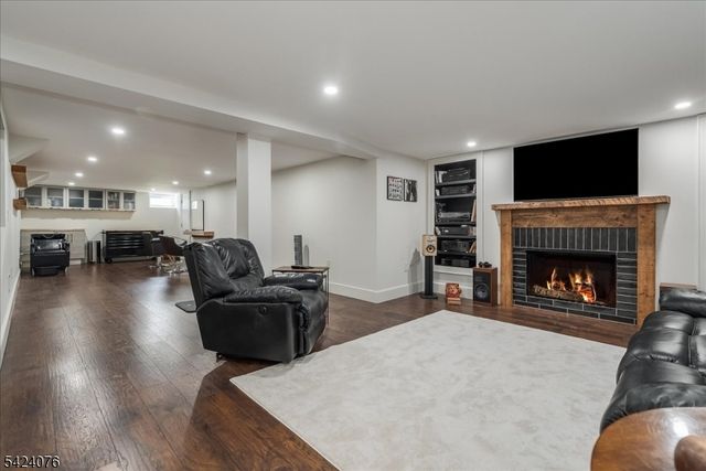 509 Bradford Ave., Westfield Town, NJ 07090