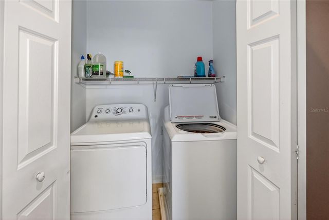 3685 PARKRIDGE CIRCLE 8-203, Sarasota, FL 34243