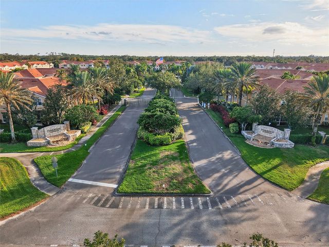 3685 PARKRIDGE CIRCLE 8-203, Sarasota, FL 34243