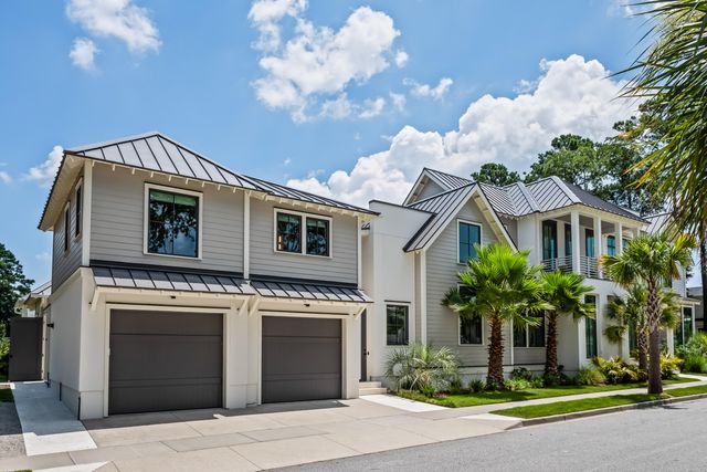 700 Stucco Lane, Mount Pleasant, SC 29464