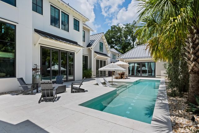 700 Stucco Lane, Mount Pleasant, SC 29464