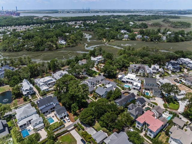 700 Stucco Lane, Mount Pleasant, SC 29464