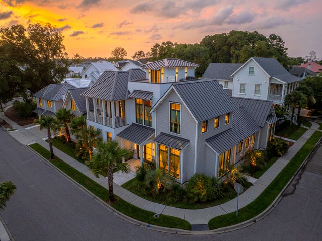 700 Stucco Lane, Mount Pleasant, SC 29464