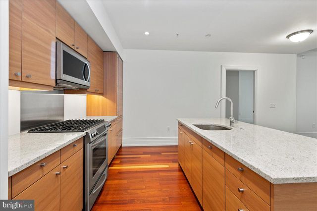 130 S 18TH ST #905, Philadelphia, PA 19103