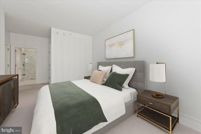 130 S 18TH ST #905, Philadelphia, PA 19103