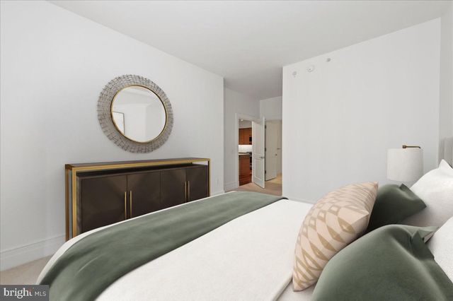 130 S 18TH ST #905, Philadelphia, PA 19103