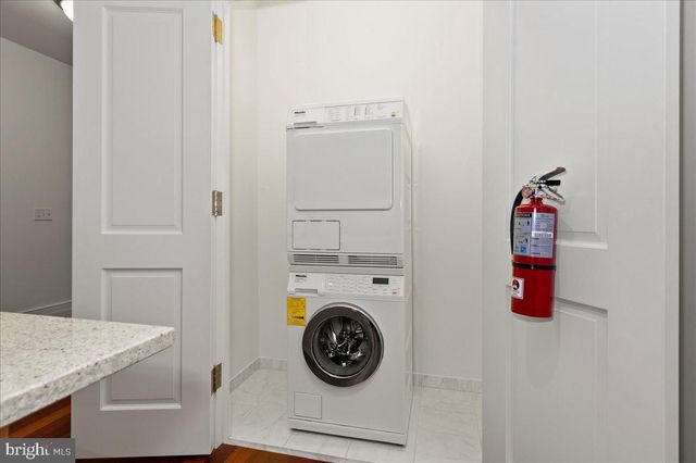 130 S 18TH ST #905, Philadelphia, PA 19103